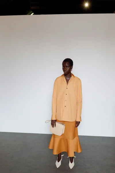 Look 10